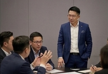 JC Leung Personal Empowerment coaching session with executives